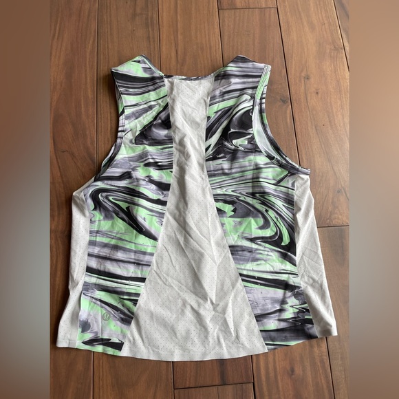 Lululemon Swift Ventilated Running Tank Top M - Picture 10 of 11